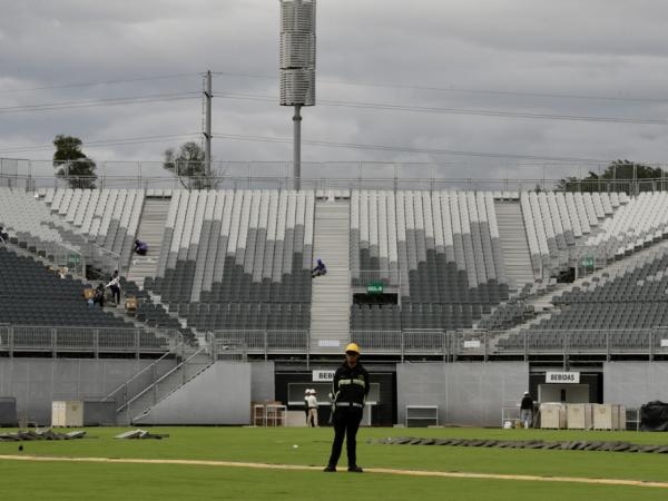 Dopo un investimento multimilionario nella connettività, viene inaugurata una mega sala concerti.