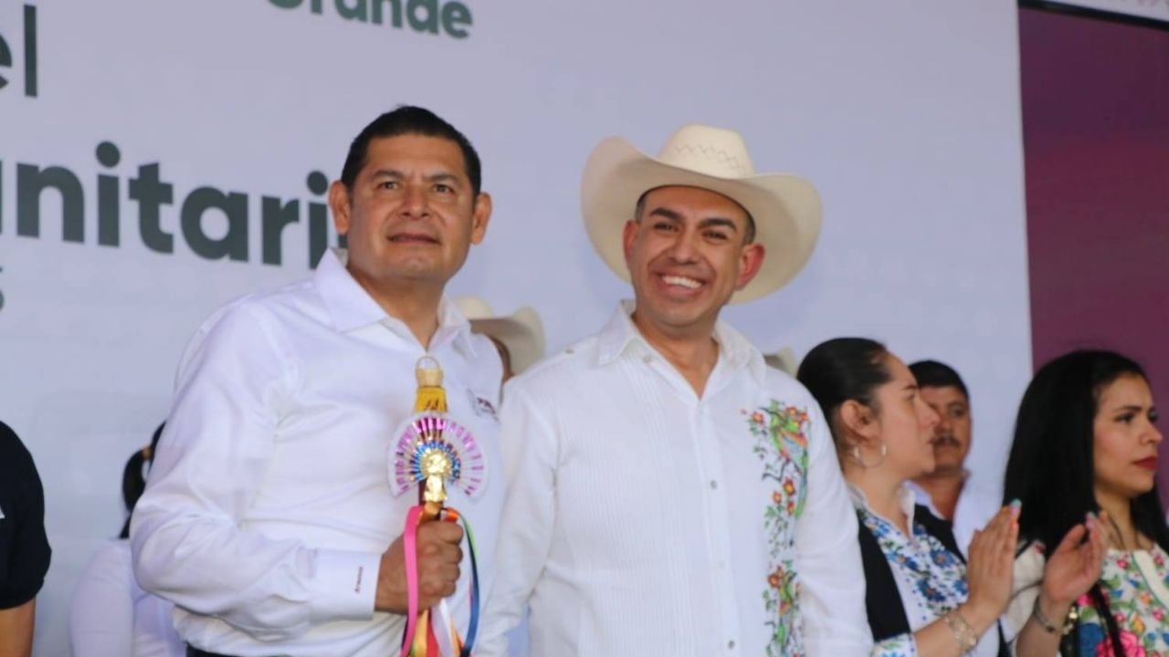 Drugs en wapens gevonden op het terrein van de burgemeester van Cuautempan, Puebla, Morena.