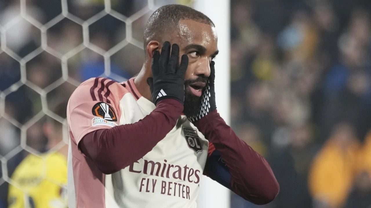 Il Lione retrocede in seconda divisione del calcio francese per problemi finanziari