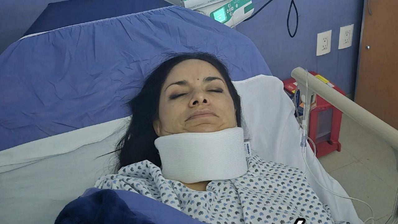 #LadySears gooit beeld naar hoofd van vrouw, waardoor ze naar het ziekenhuis moet