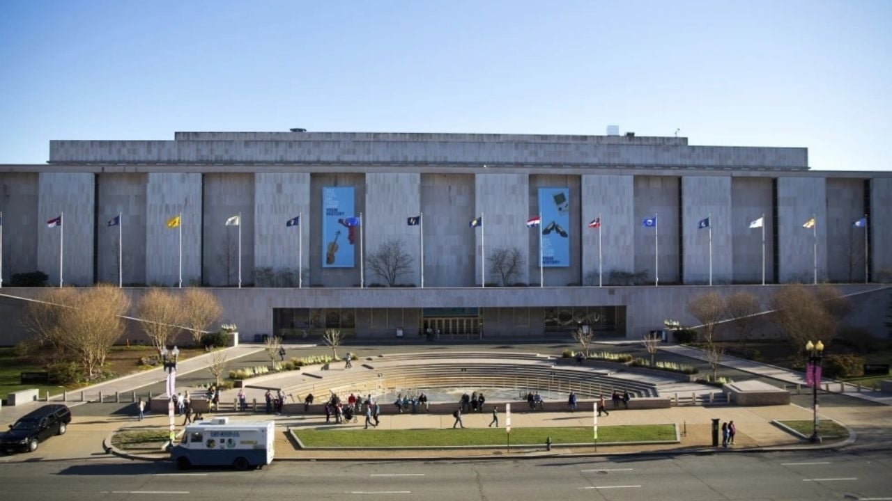 Lo Smithsonian rimuove il riferimento all'impeachment di Trump dall'esposizione