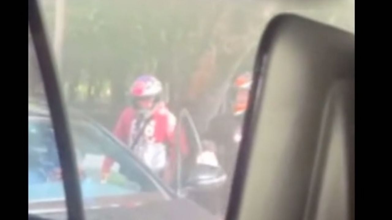 Нападение на водителя зафиксировано в Конституентес и Внутренней цепи (видео)