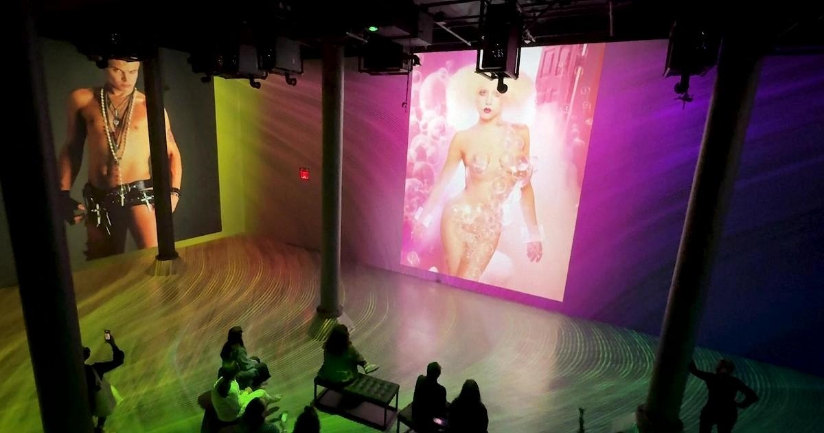 New York'ta rock tarihinin kutlandığı sürükleyici bir deneyim olan Amplified