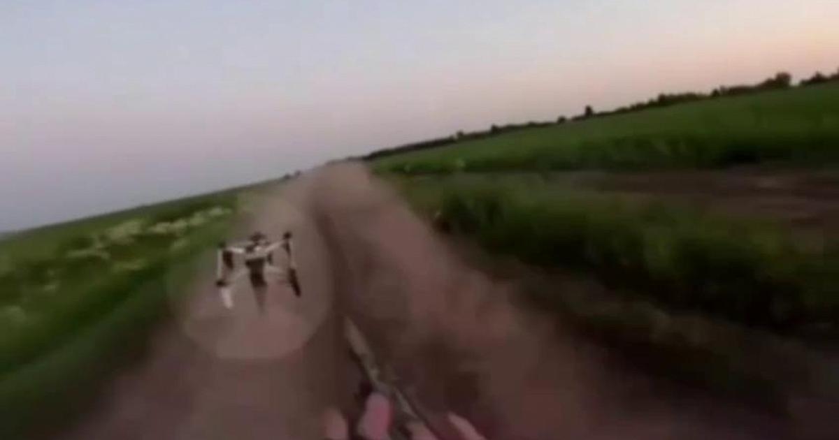 Fears erupt over Ukrainian pickup: Russian drone arrives, hits vehicle but doesn't explode