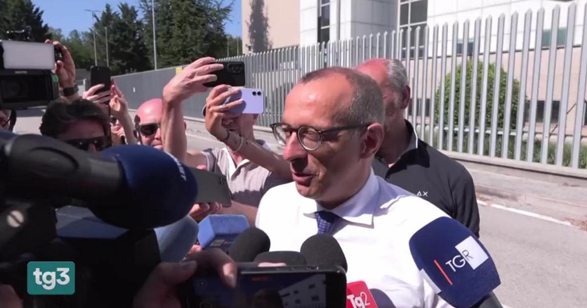 Voormalig burgemeester van Pesaro Matteo Ricci: "Ik was niet betrokken bij het incident en ik voer nu weer campagne."