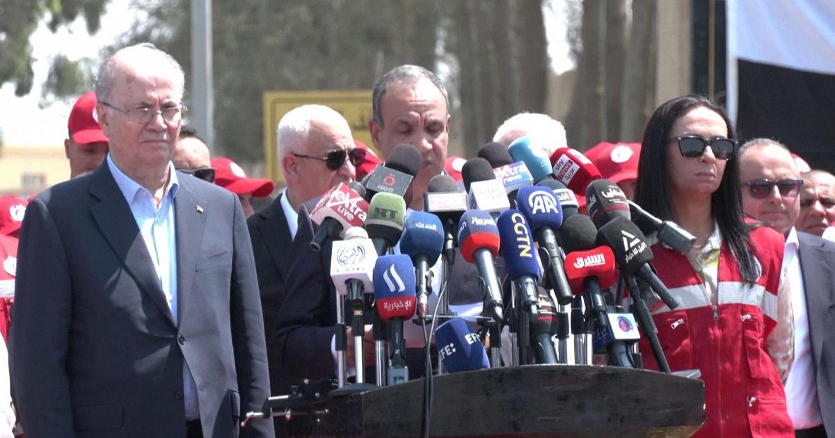 Egyptische minister van Buitenlandse Zaken en Palestijnse premier bij de grensovergang Rafah in Gaza