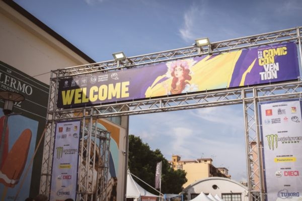 Palermo Çizgi Roman Kongresi: Onuncu baskının posterinde Addaura sirenleri efsanesi