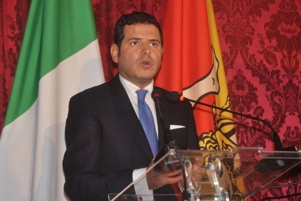 Gegen Ars-Präsident Galvagno wird in Palermo wegen Korruption ermittelt