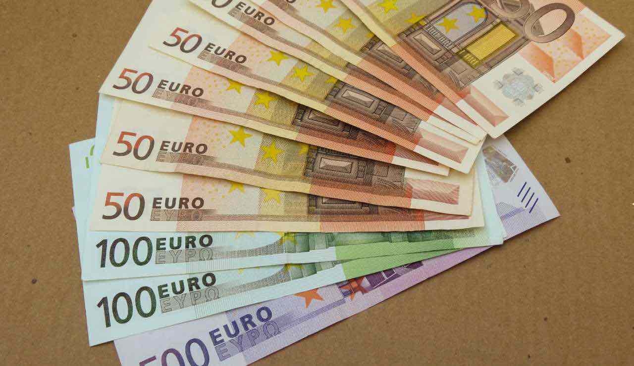 Bonus voor singles: "We geven $ 10.000 weg aan alleenstaanden." | Alleenstaande mannen en vrouwen, waar wachten jullie nog op?