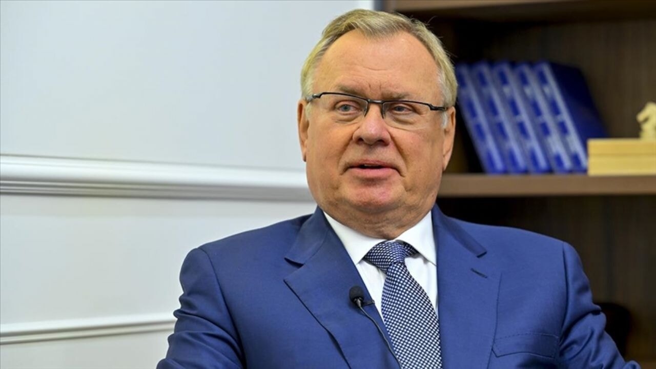 Rosyjski bankier Kostin: „Okres monopolu dolara dobiegnie końca”