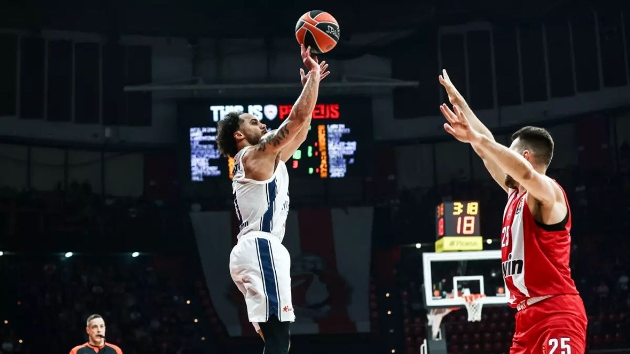 Anadolu Efes made history in Athens!
