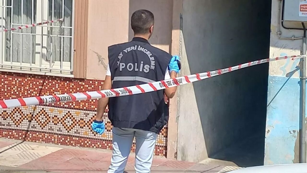 A 17-year-old woman was found dead in her home in Manisa.