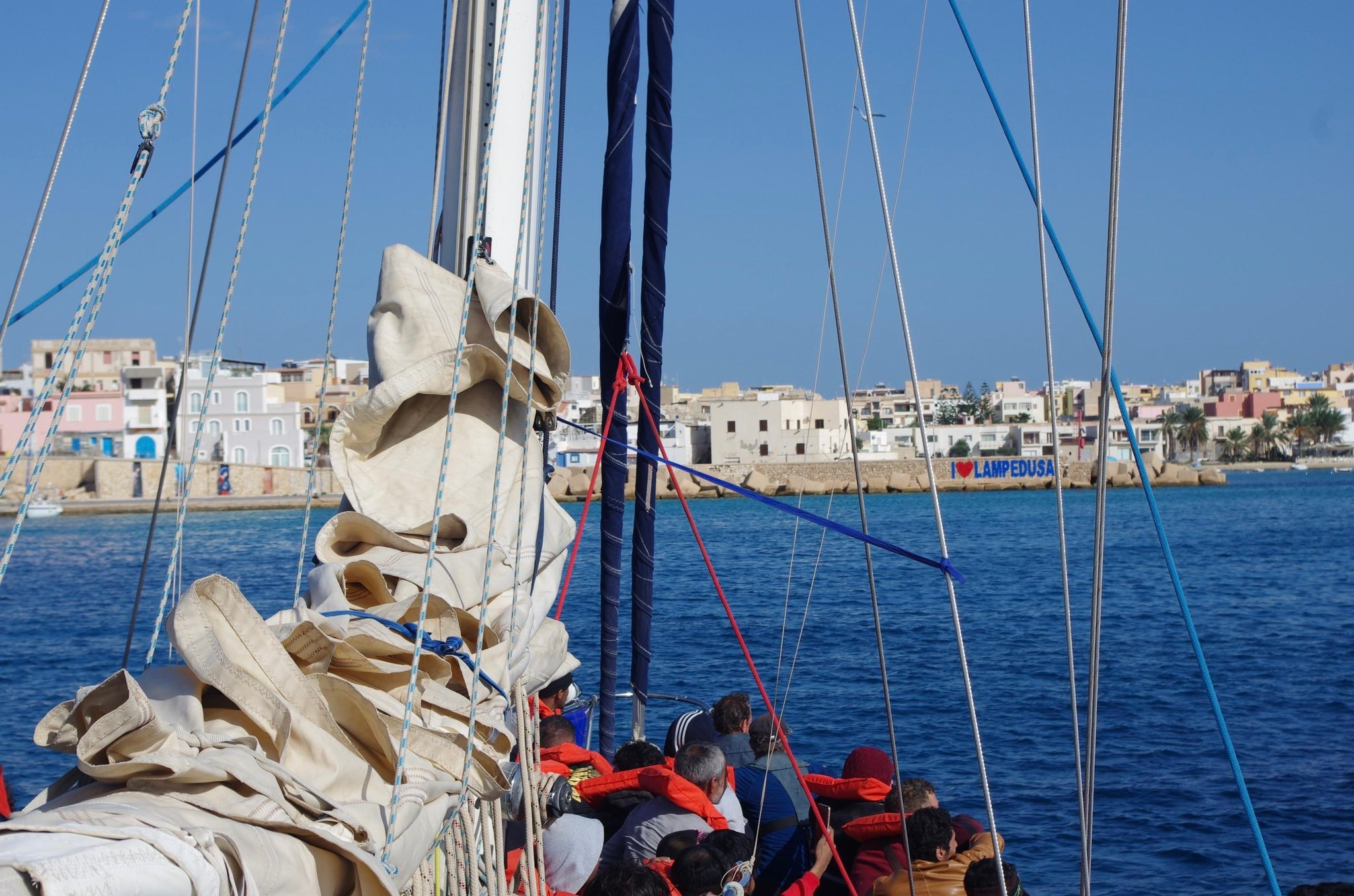 Three dead among migrants arriving in Lampedusa, two are children: killed by hunger and thirst