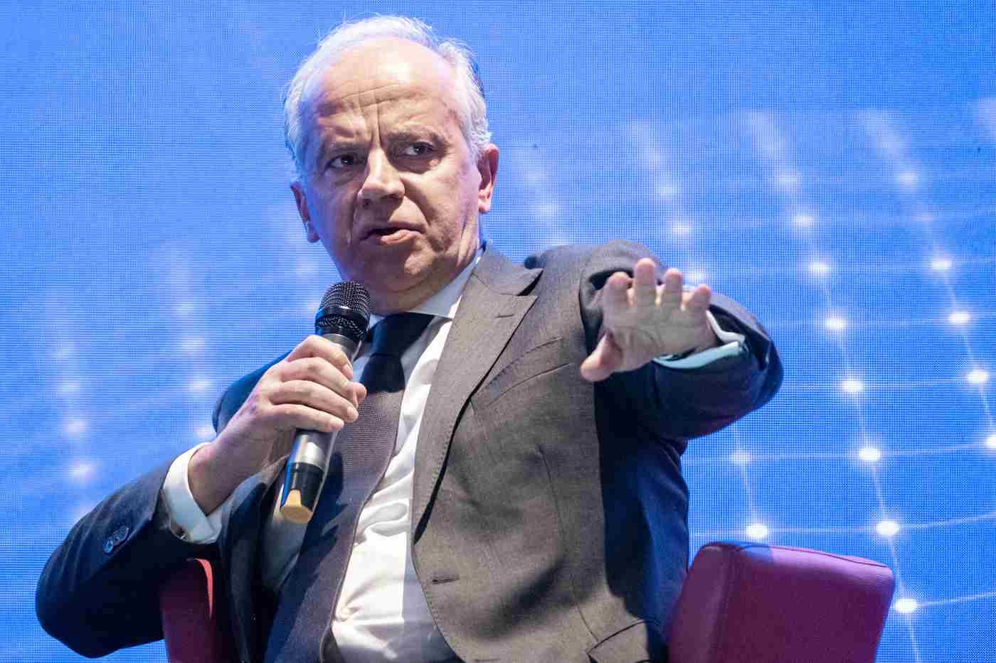 Das Verfassungsgericht erörtert die Verfassungsmäßigkeit des Piantedosi-Dekrets