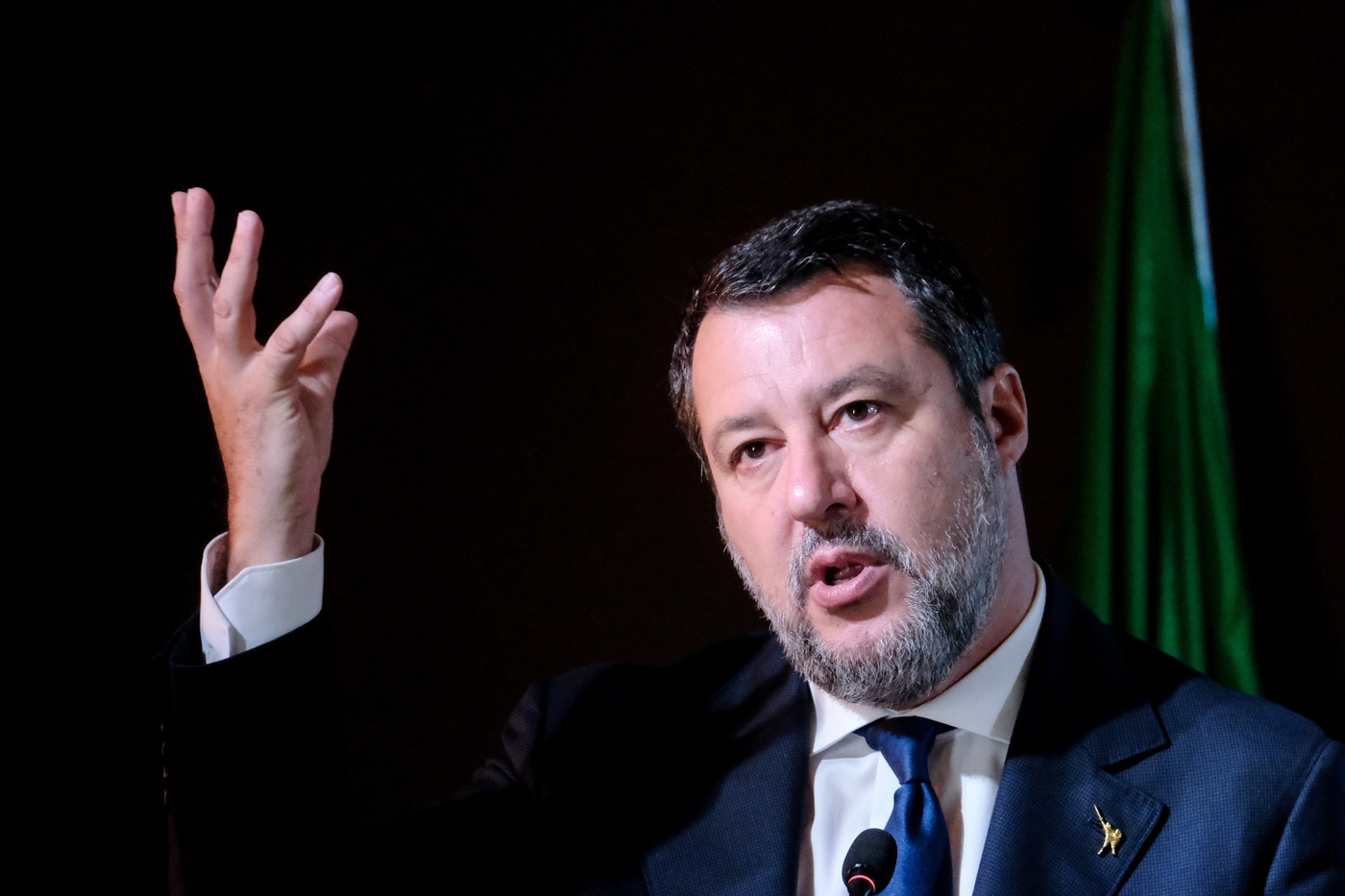 Salvini quer acabar com o crime de tortura, oposição se solta: "Ele sonha com o Velho Oeste"