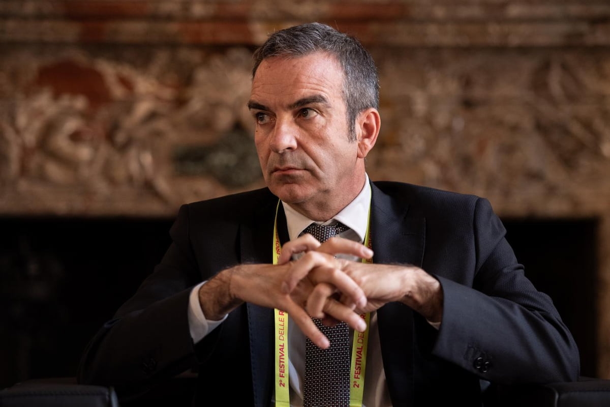 Calabrië, president Occhiuto (tegen wie een corruptieonderzoek loopt) treedt af, maar stelt zich herkiesbaar: "Hij zal mij niet tegenhouden."