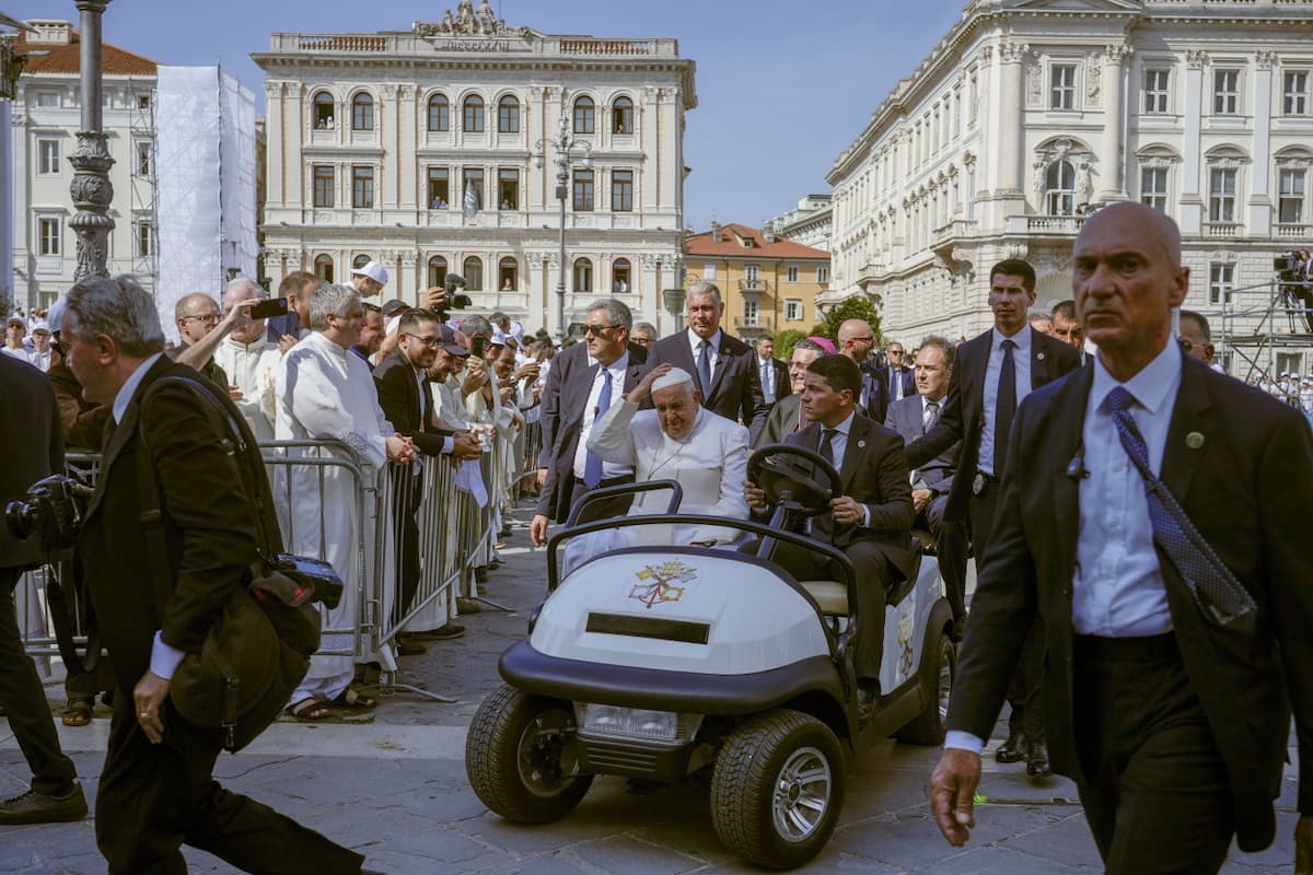 Un complot (frustrado) para matar al Papa Francisco en Trieste: detenido un sospechoso turco de terrorismo del ISIS