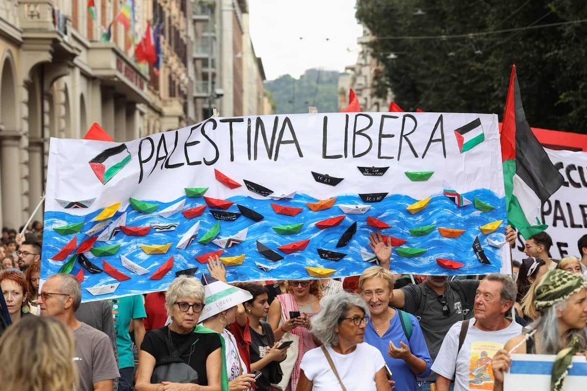 O povo italiano é contra o genocídio, o governo fascista é subserviente a Israel