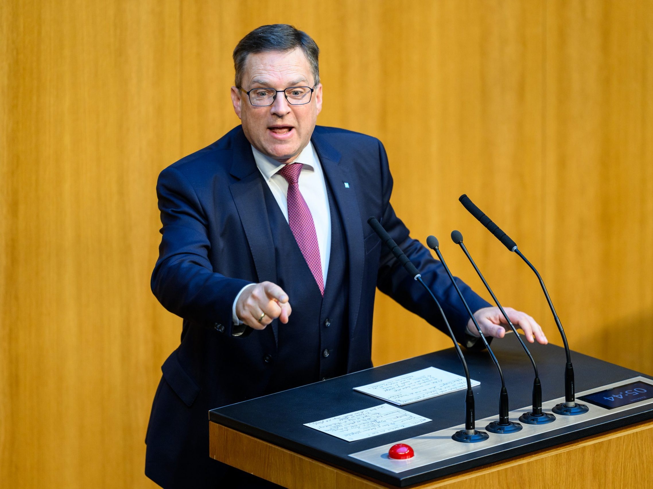 Wöginger critica il comitato Pilnacek dell'FPÖ: "Un po' privo di tatto"