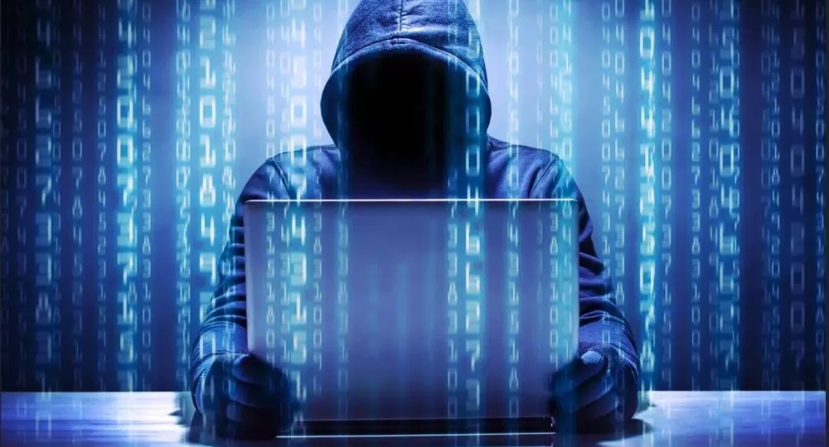 Habrá extradición a las Grandes Aguas de un hacker buscado por una "notificación roja"