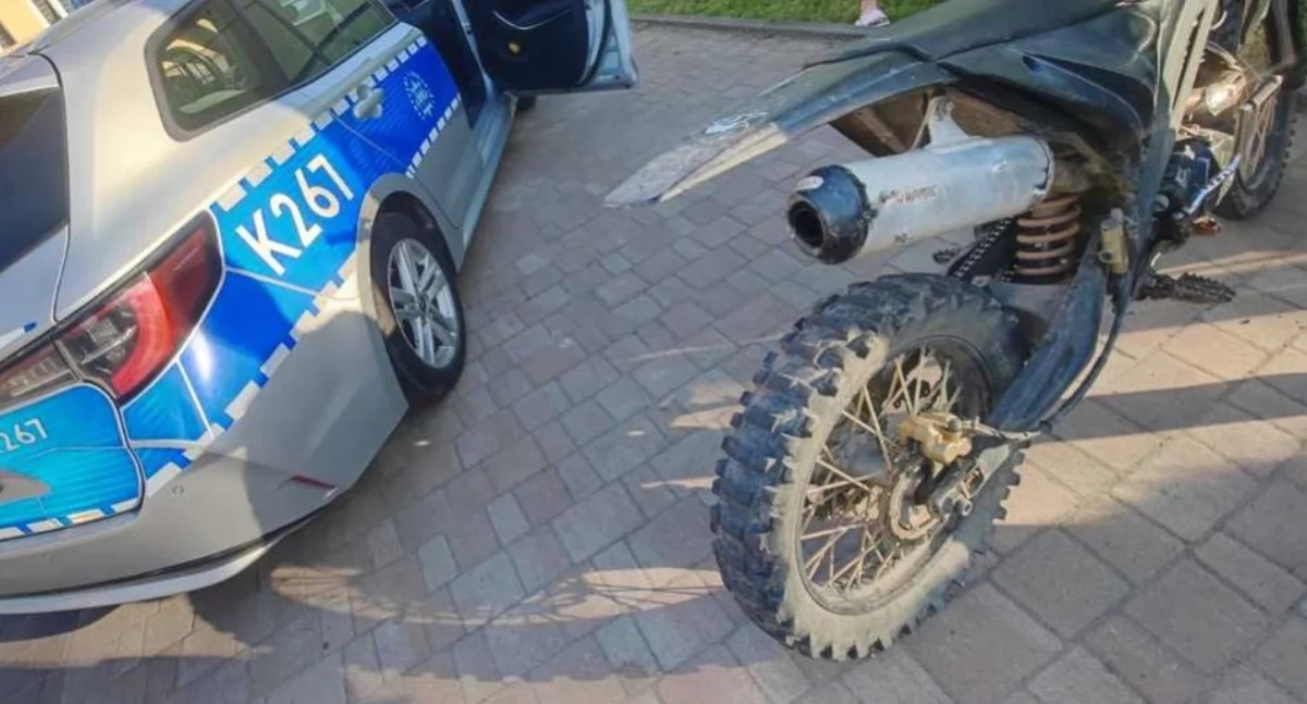 Estaba borracho y no tenía licencia de conducir. A pesar de ello, conducía una moto de motocross.