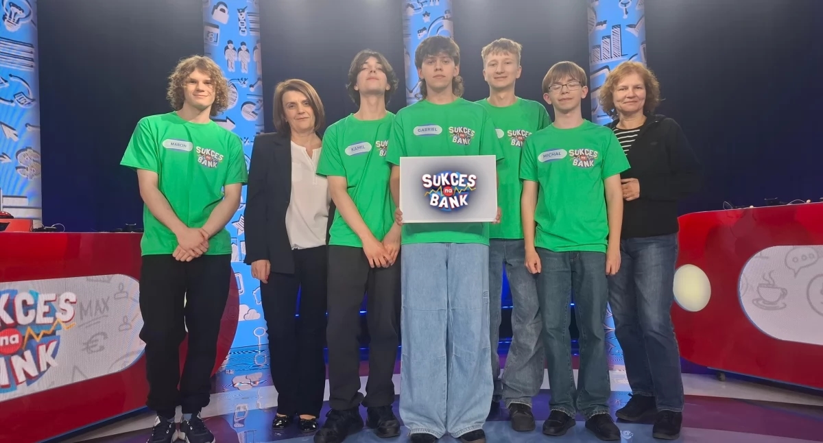El equipo ZSTiO en la final del torneo televisivo