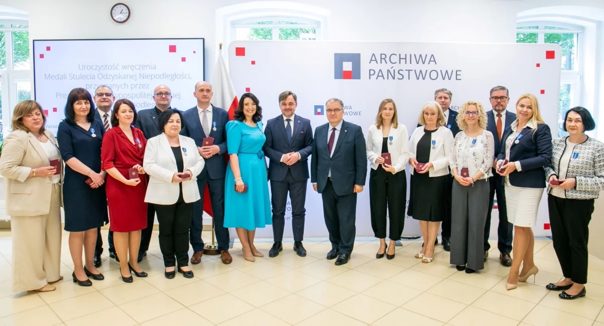 Pielęgnują historię, zachowując ją dla potomności. Archiwistki nagrodzone [ZDJĘCIA]