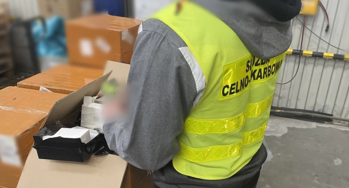 Mercadorias ilegais descobertas durante inspeção de remessa em uma planta de triagem em Podkarpacie