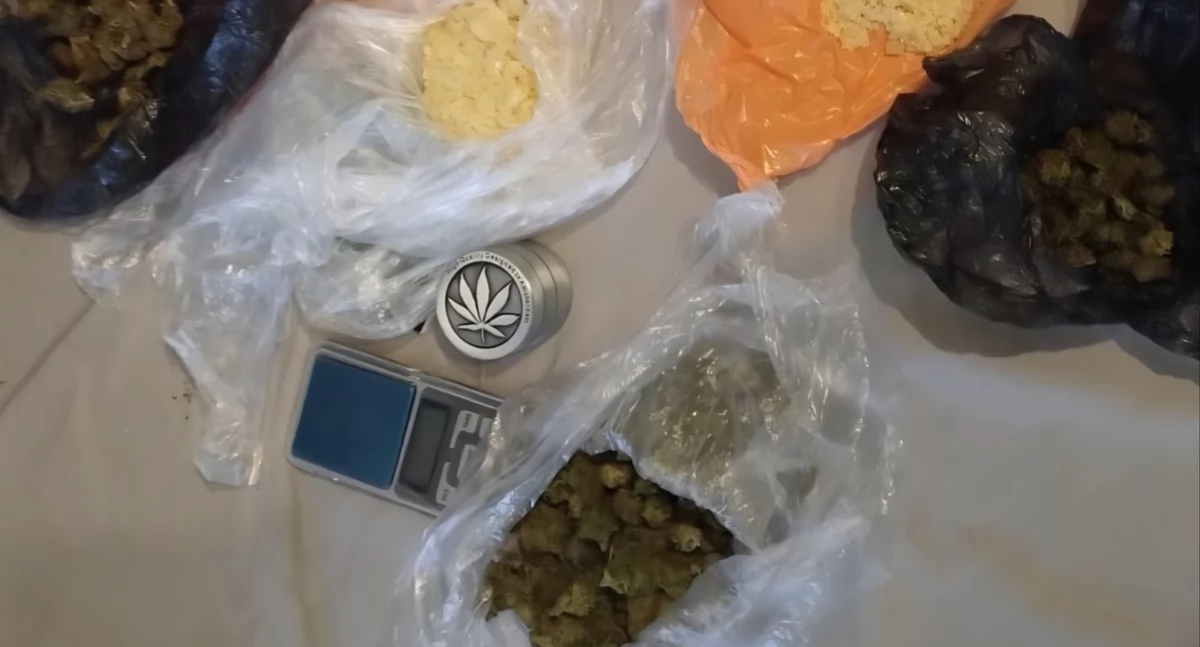 The 32-year-old will be charged with making criminal threats and possessing drugs.