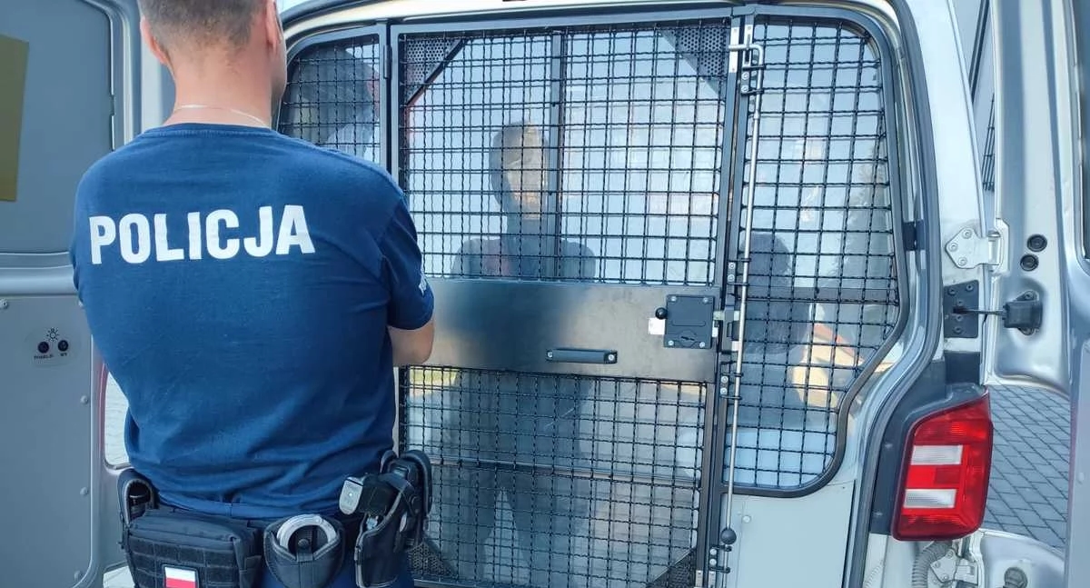 He had four outstanding warrants for his return to prison. He was eventually apprehended by the police.