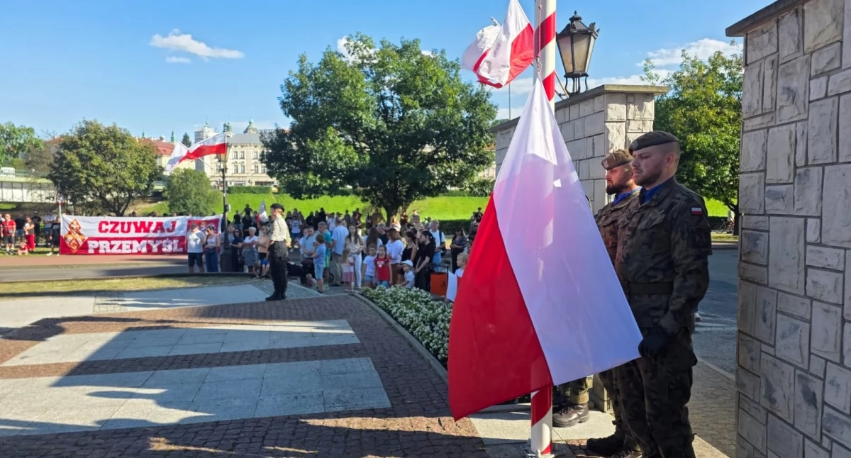 Sirens sounded on the 81st anniversary of the Warsaw Uprising [VIDEO]