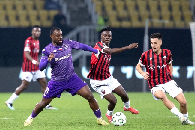 3. kolejka Ligi Konferencji: Remisy Rakowa i Jagiellonii, porażki Legii i Lecha