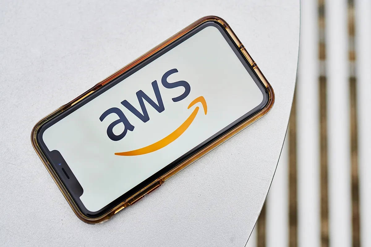 Uma interrupção na nuvem da Amazon causa falhas em centenas de sites e aplicativos no mundo todo.