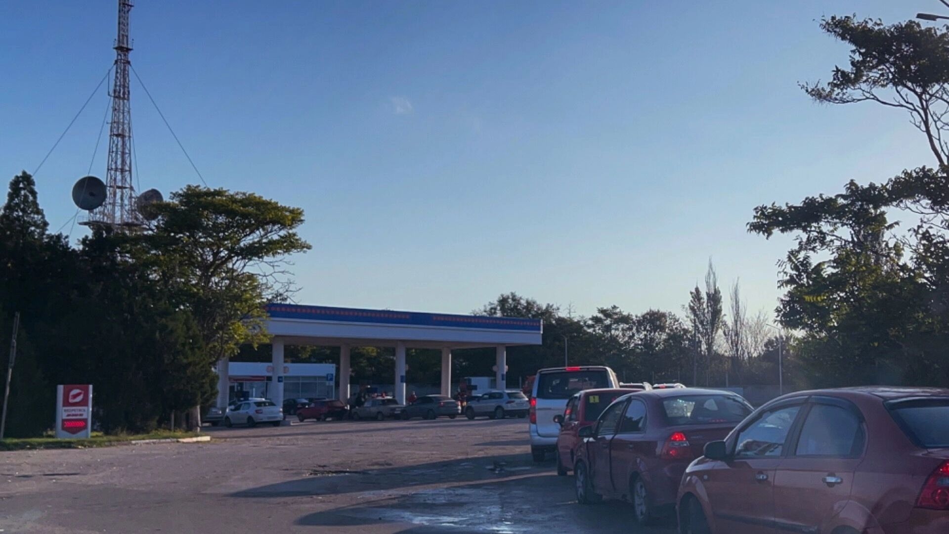 Diluir gasolina "legalmente": agora é permitido adicionar álcool e monometilanilina, uma substância nociva, à gasolina.