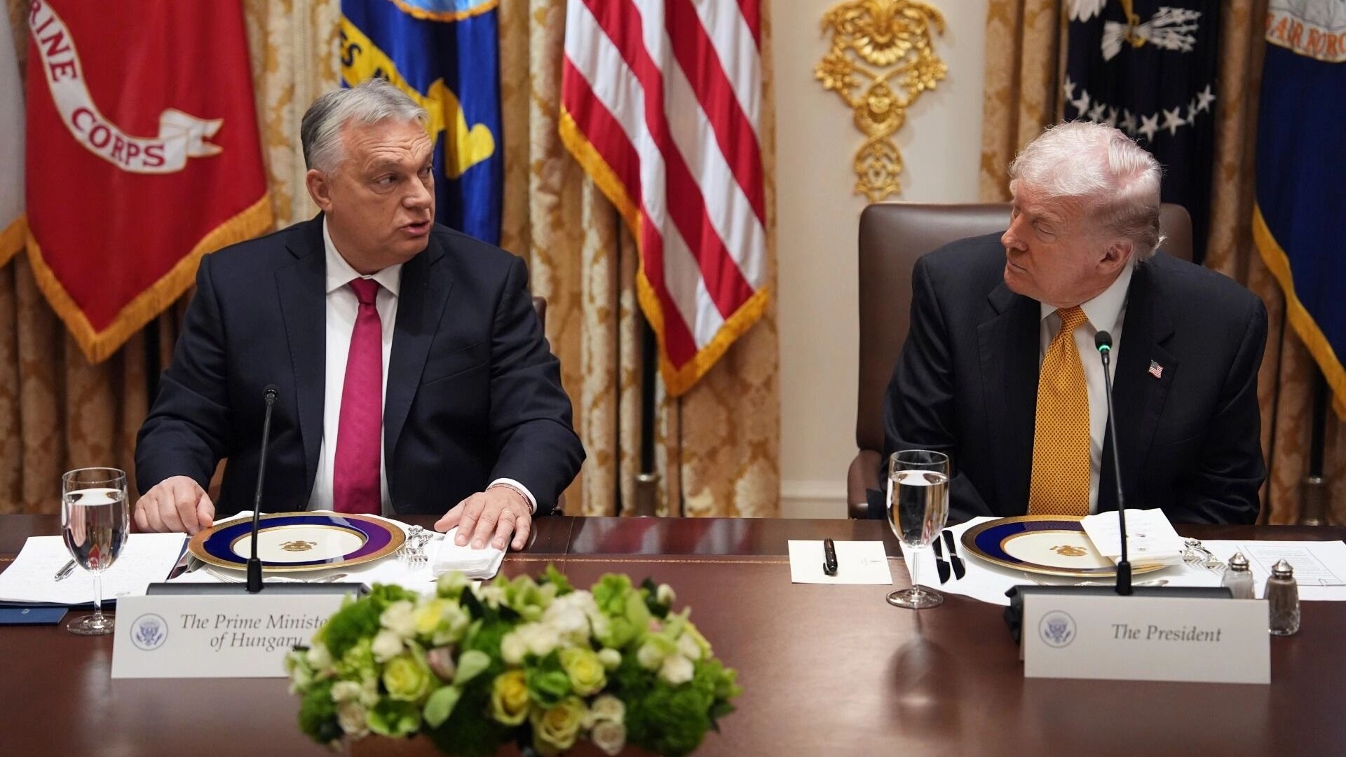 Trump autorizou Orbán a comprar petróleo da Rússia. Que concessões a Hungria poderá fazer?