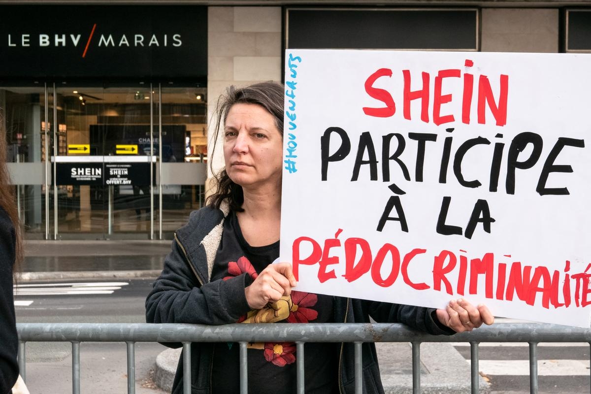 Der Psychiater Mathieu Lacambre sagte: „Einem Pädophilen eine Kinderpornografie-Puppe zu geben, löst sein Abweichungsproblem nicht.“