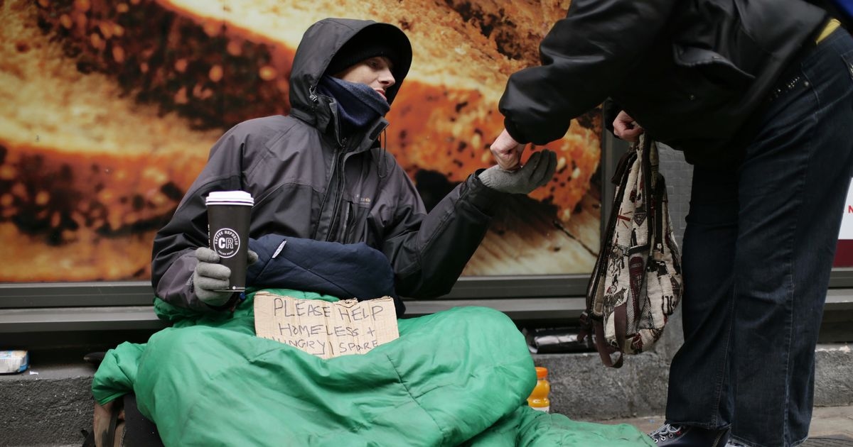 Un importante rapporto rivela che quasi 300.000 famiglie "stanno vivendo le peggiori forme di senzatetto"