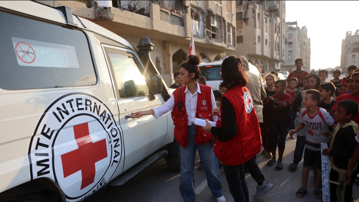 Israel receives the bodies of two hostages from the Red Cross after accusing Hamas of violating the peace agreement and bombing Gaza