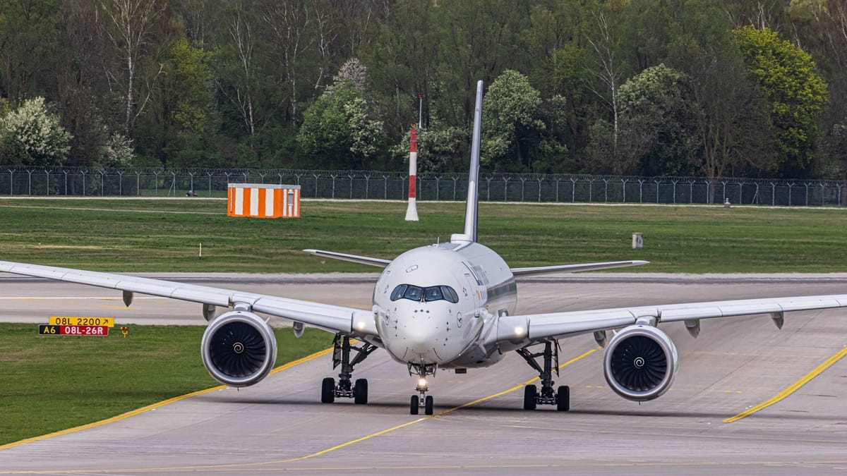 Lot Monachium-Rijad zawraca: Uszkodzone okno zmusza A350 do powrotu