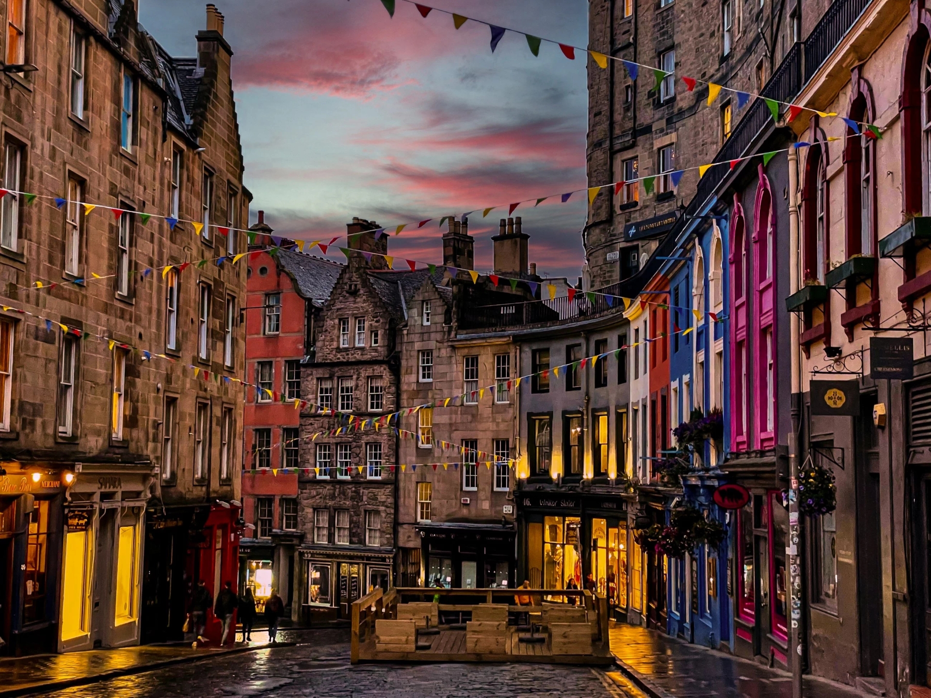 Esta ciudad es más bonita en otoño. Podemos volar hasta aquí desde seis aeropuertos de Polonia.