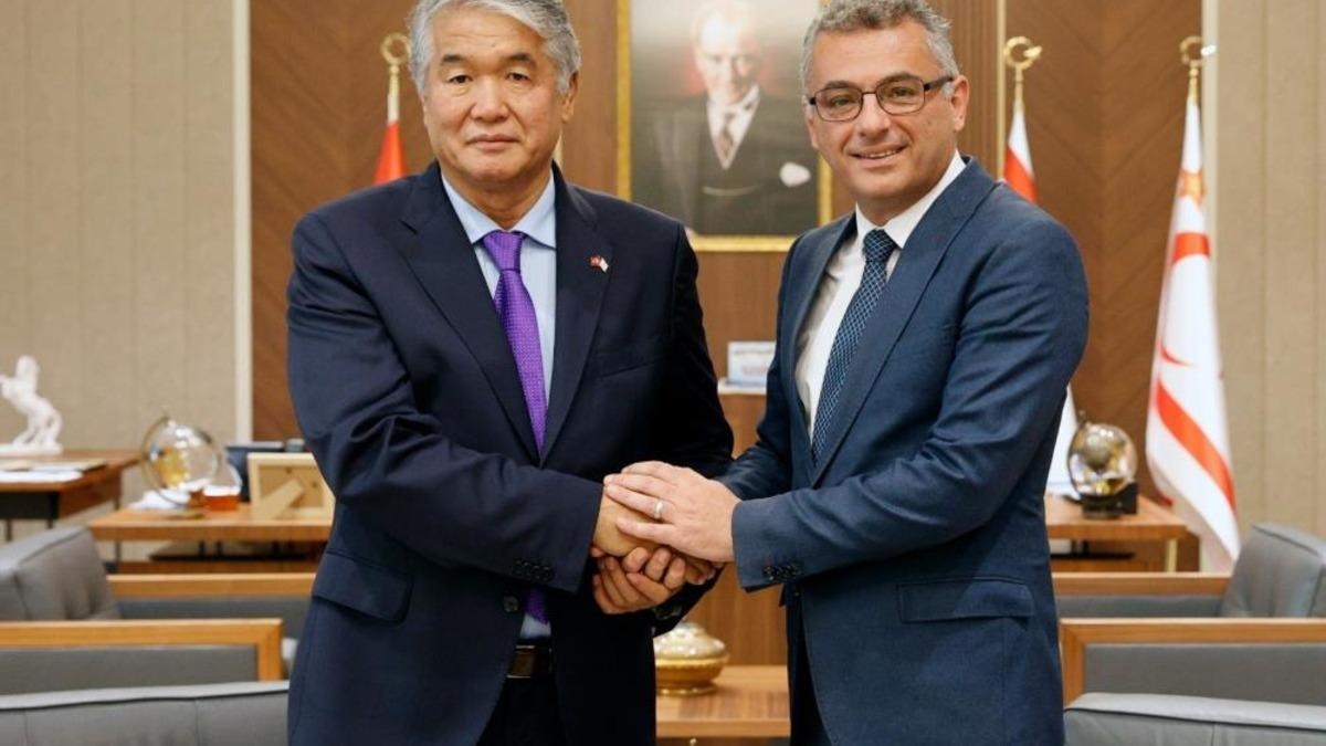 TRNC-voorzitter Erhürman ontving TURKSOY-secretaris-generaal Raev