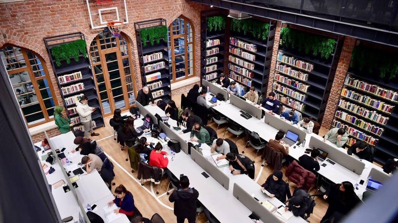 Investir na juventude em Fatih traz esperança para o futuro