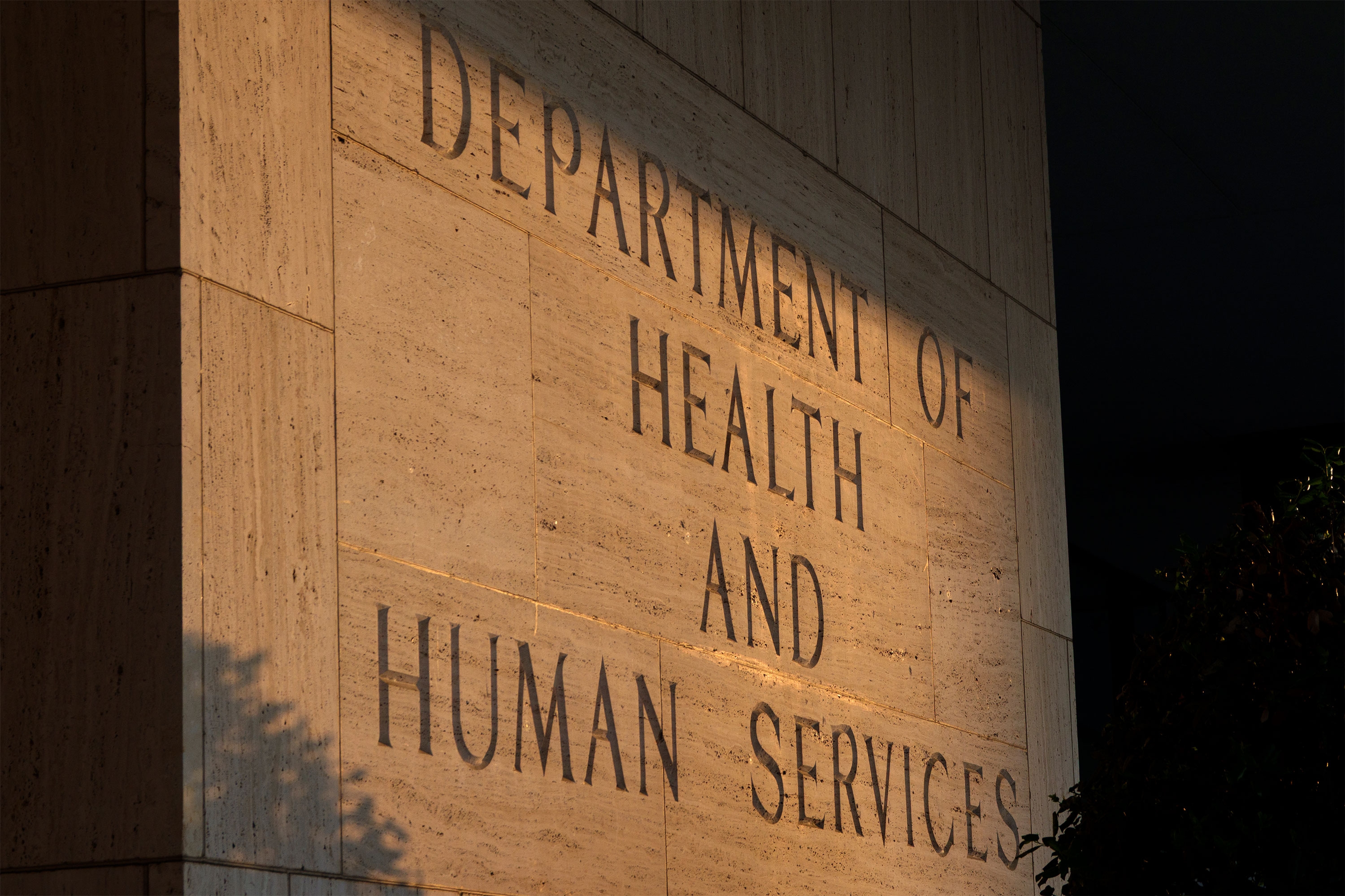 Министерство здравоохранения и социальных служб США при Трампе распорядилось о создании государственных программ Medicaid для помощи в поиске нелегальных иммигрантов