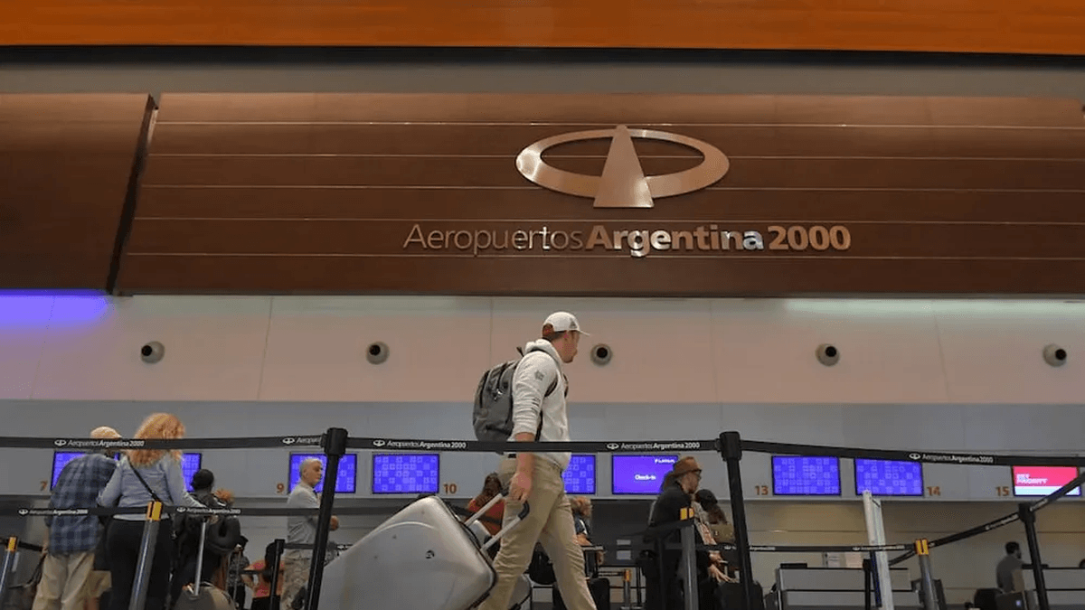 Fuerte salida de turistas al exterior en septiembre: subió 21% el egreso y el ingreso bajó casi 19%