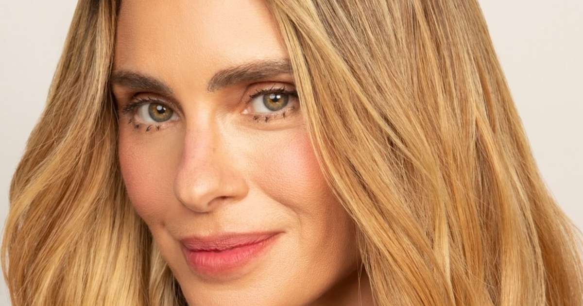 Brunetta! Internet è sorpreso dalla radicale trasformazione di Carolina Dieckmann: "Wow..."