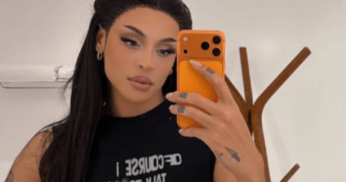 Pabllo Vittar appears in rare photos with her twin sister; see the images.