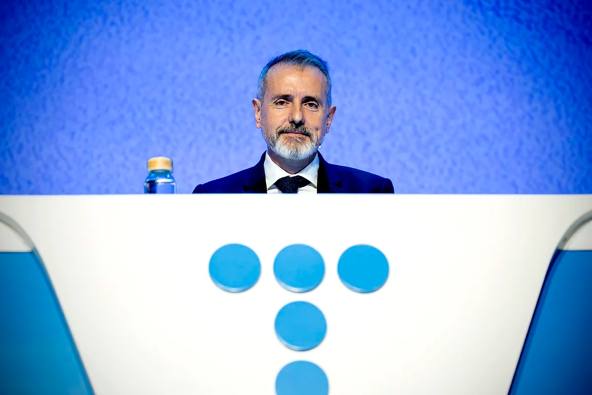 Telefónica da un tajo a su histórica política de dividendo para ahorrar 870 millones en dos años con vista a las compras