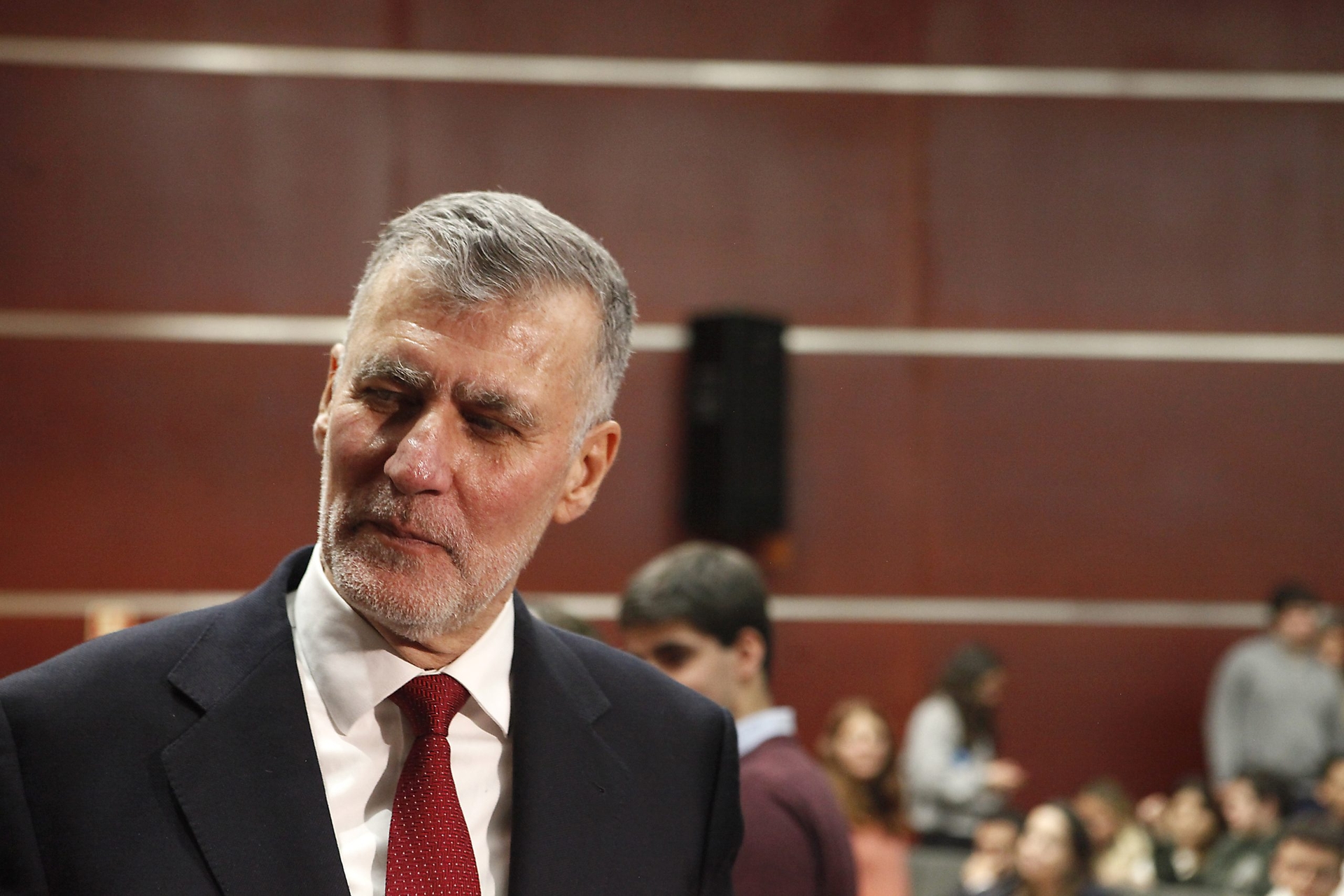 Bir Hitler, üç Salazar, dört Mários Soares, bir düzine cumhurbaşkanı adayı ve Vatandaşlık Yasası.