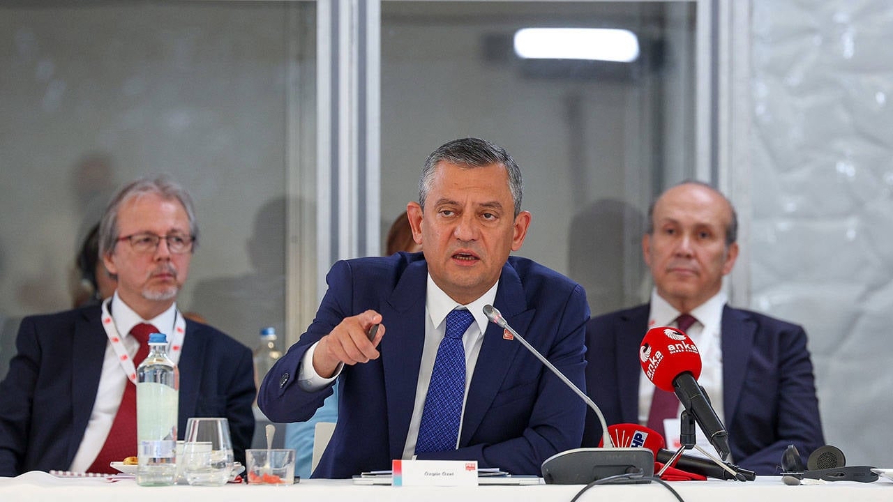 CHP Leader Özgür Özel is going to Amsterdam to speak at the PES congress.