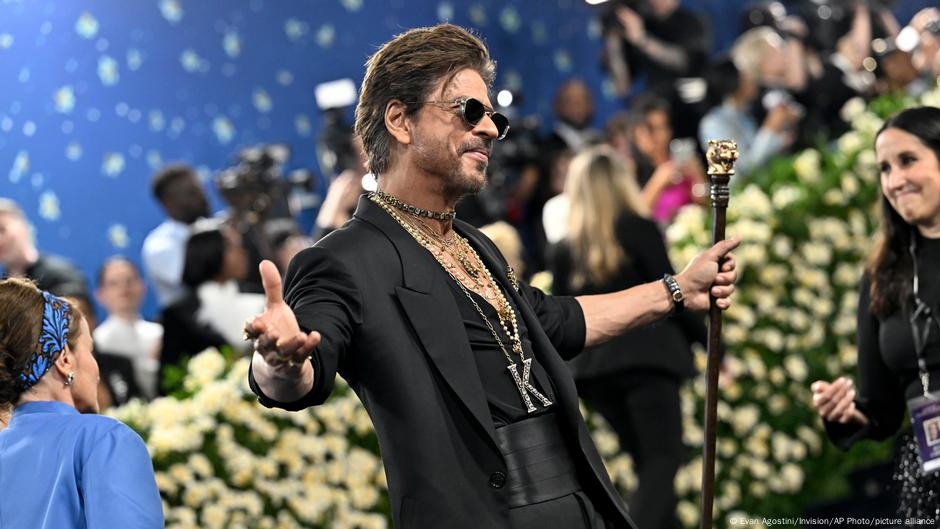 Shah Rukh Khan: 60 years old and still very much in vogue